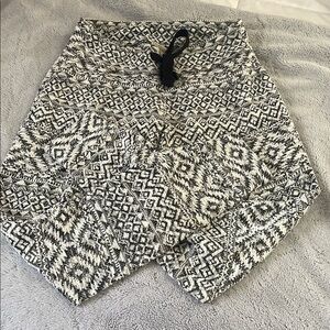 Balance Collection Black and White Patterned Yoga/exercise Legging